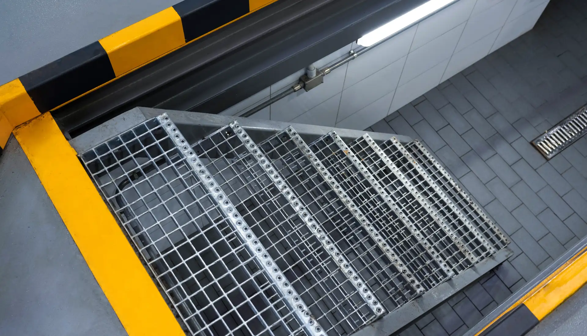 Kanały samochodowe betonowe.